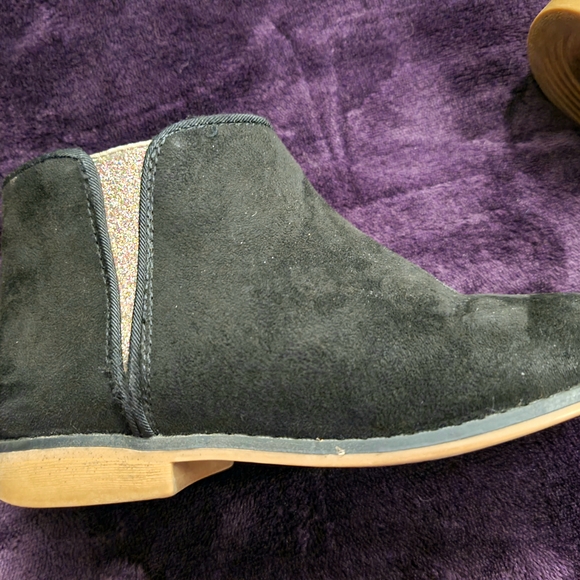 Cat & Jack Black Kids Boots - Picture 10 of 10